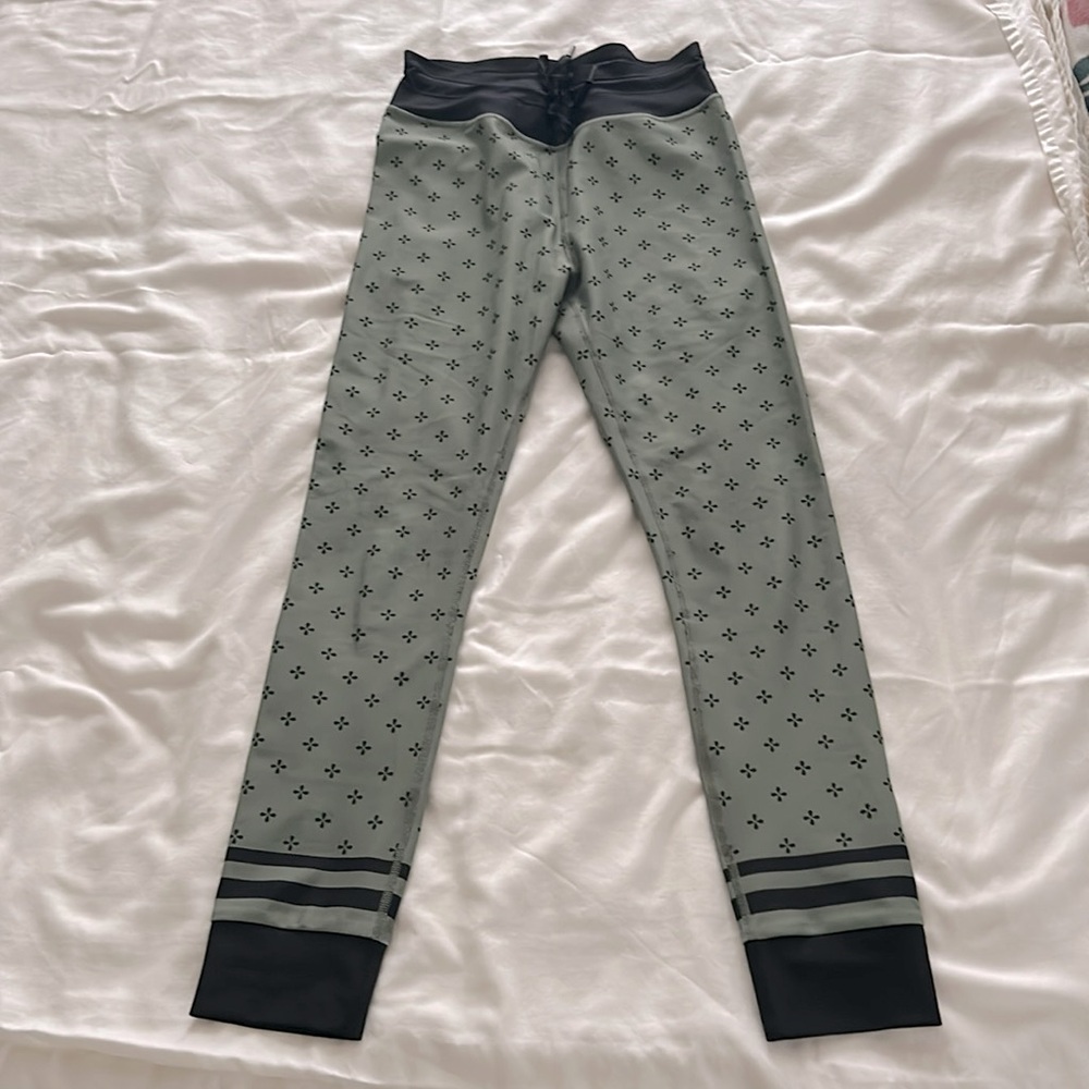 OG olive green Sarah’s Day leggings M